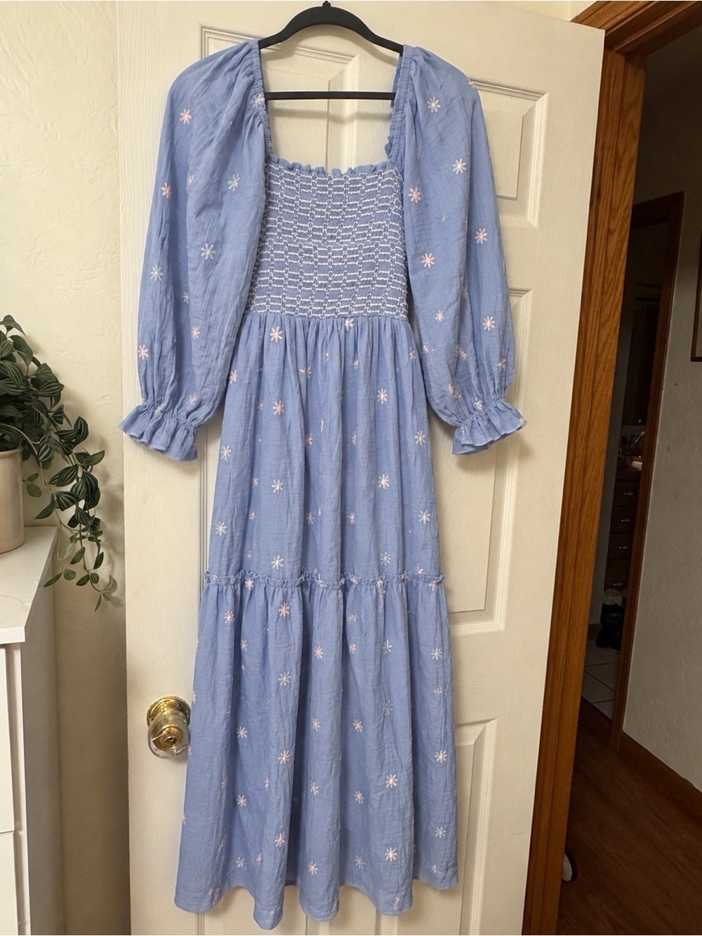 Light Blue Embroidered Puff Sleeve Maxi Dress womens size Large